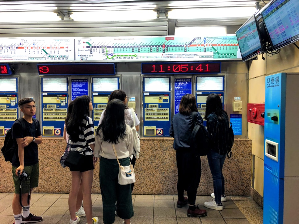 Ticket Machine TRA How to get easily to Jiufen from Taipei Main Station